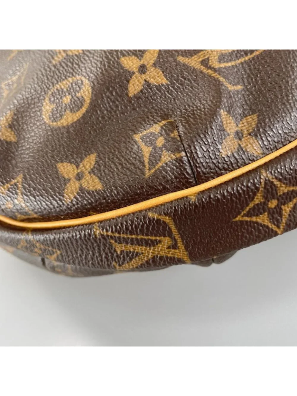 Louis Vuitton Croissant MM Shoulder Bag Monogram Canvas Brown